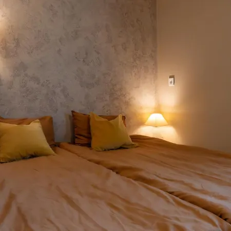 Mountain View Apartment, Free Parking, Hiking Nearby *