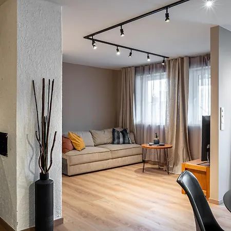 Mountain View Apartment, Free Parking, Hiking Nearby *