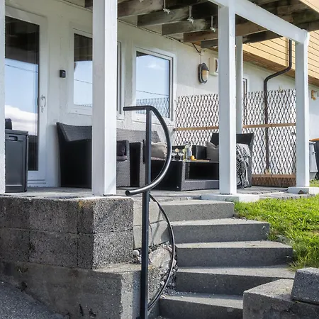 Mountain View Apartment, Free Parking, Hiking Nearby *