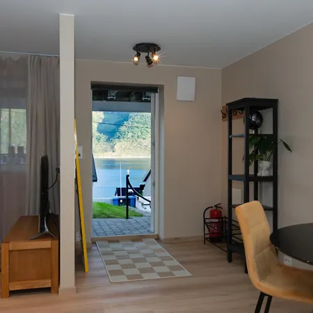 Mountain View Apartment, Free Parking, Hiking Nearby 아파트 *